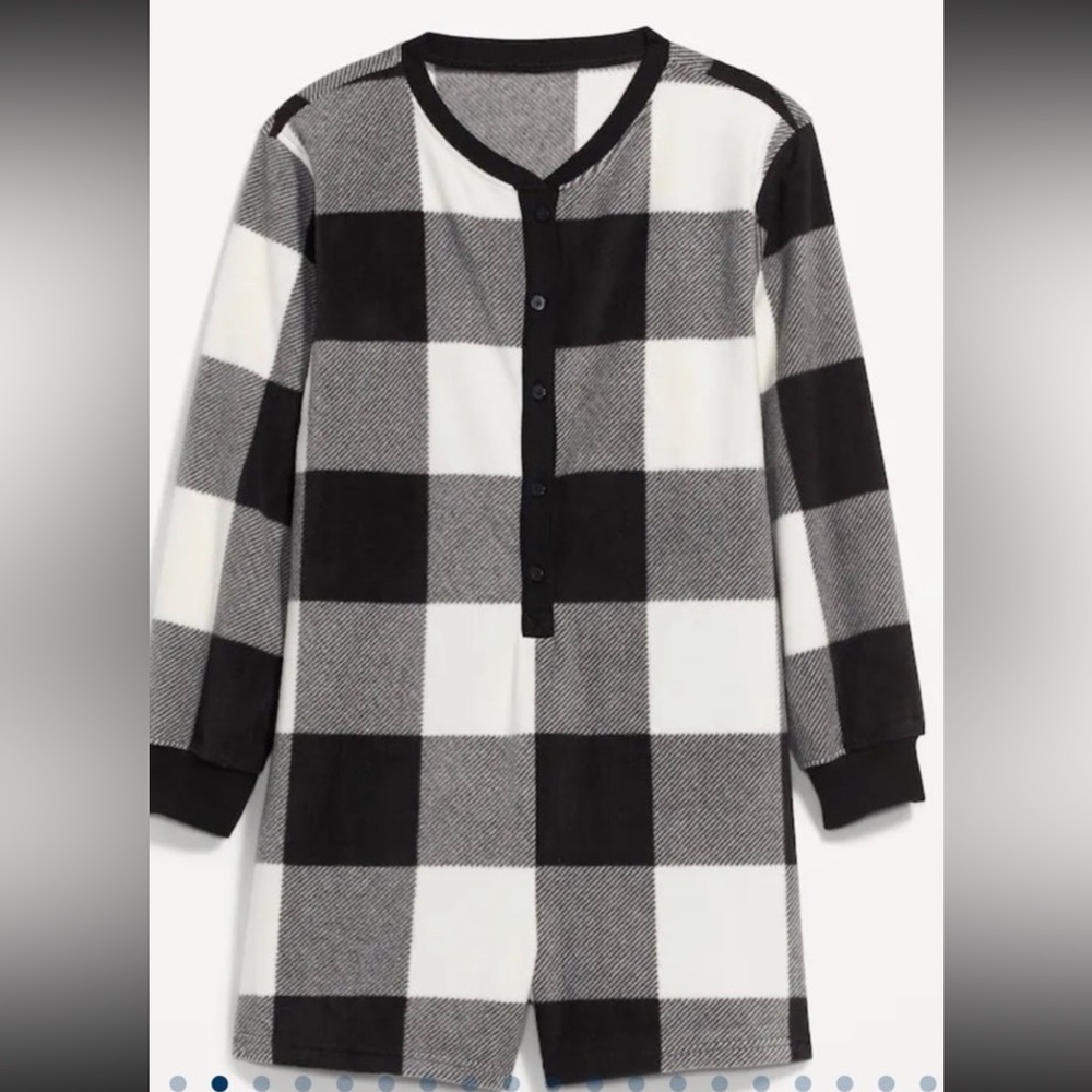 Old Navy Checkered Pajamas Shorts One Piece Fleece Medium Buffalo Plaid NWOT